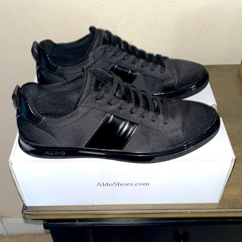 Black Aldo casual shoes “Malisien” mint condition. Great dress shoes.